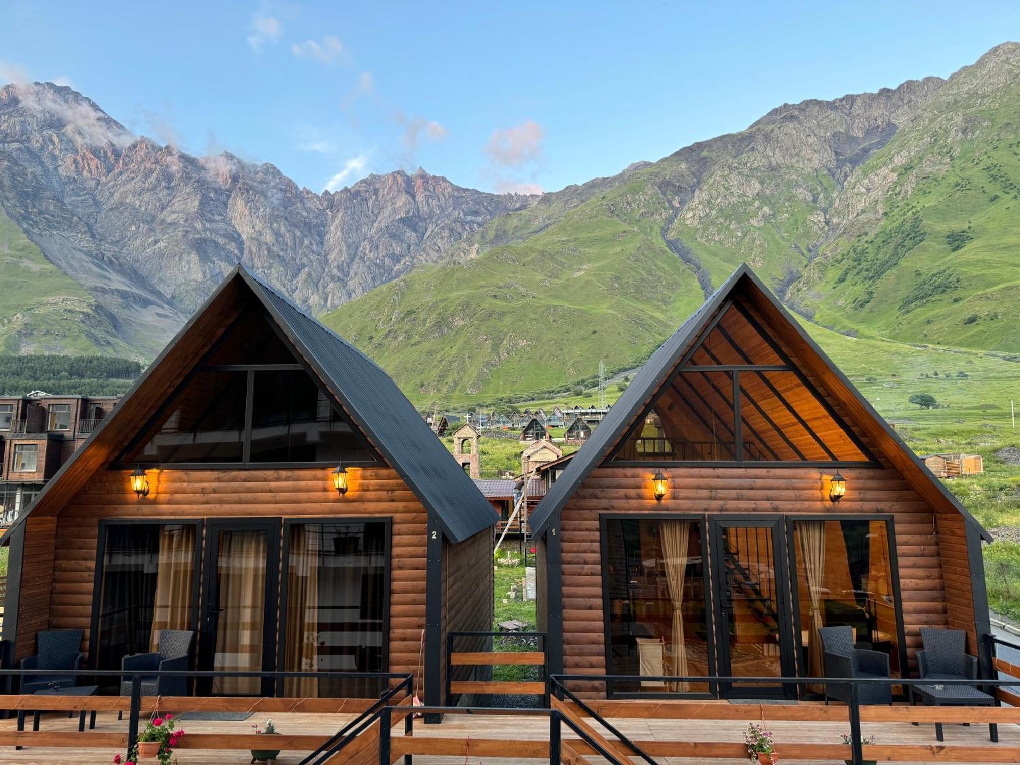 Outdoor Cottages Kazbegi מראה חיצוני תמונה