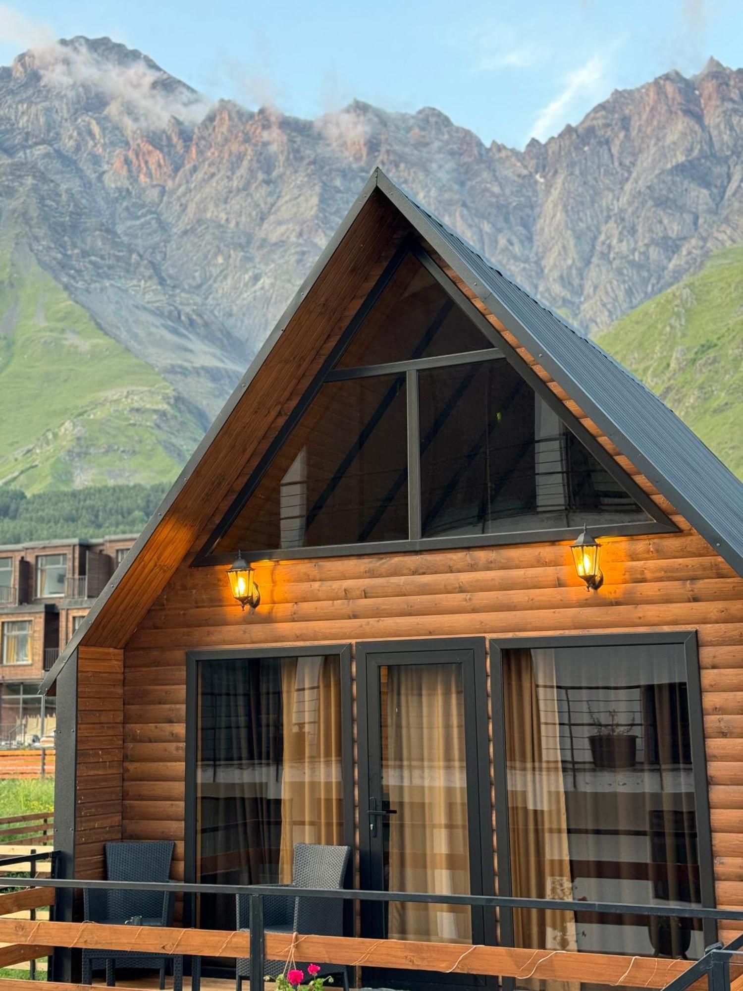 Outdoor Cottages Kazbegi מראה חיצוני תמונה