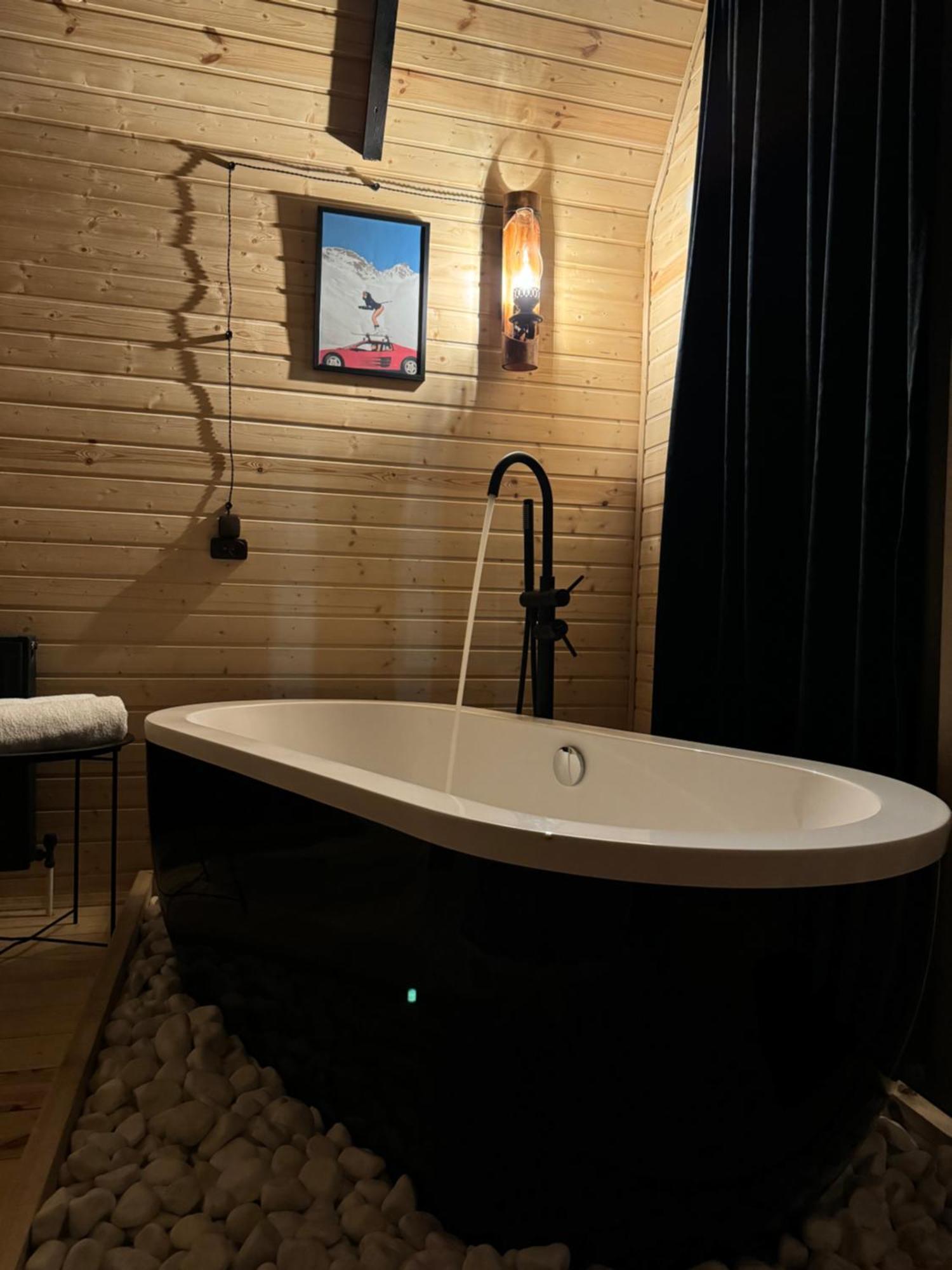 Outdoor Cottages Kazbegi מראה חיצוני תמונה