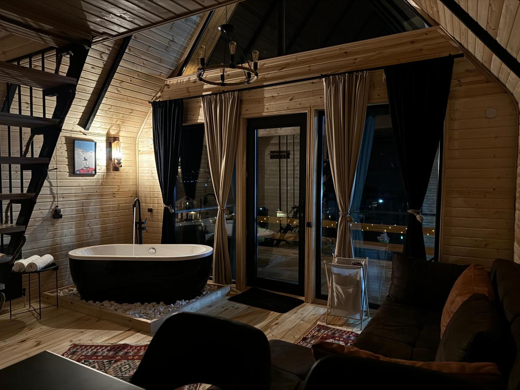 Outdoor Cottages Kazbegi מראה חיצוני תמונה