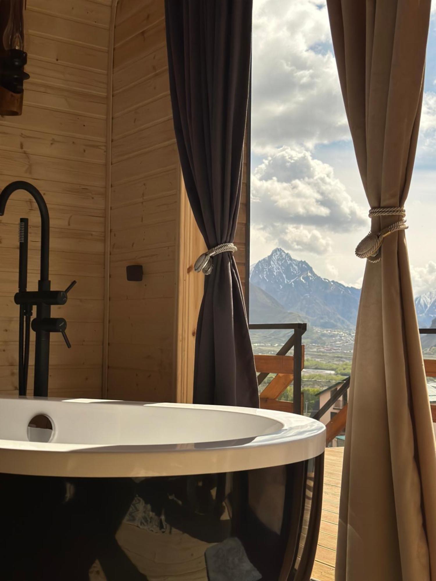 Outdoor Cottages Kazbegi מראה חיצוני תמונה